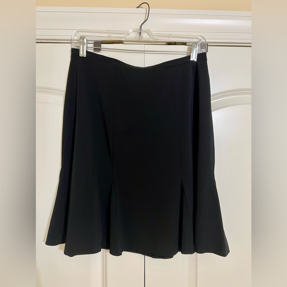 Gap Knee Length Box Pleated "Flippy Skirt" - Black - Size MED - Picture 4 of 5